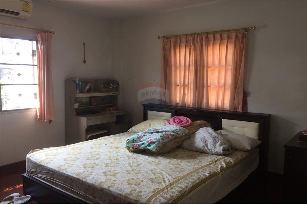 Nong Chok Second hand single house condo for sale rent
